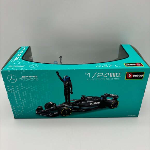Bburago Formula 1 Mercedes-AMG F1 George Russell #63 1/24 Diecast Car & Figure - Picture 3 of 4